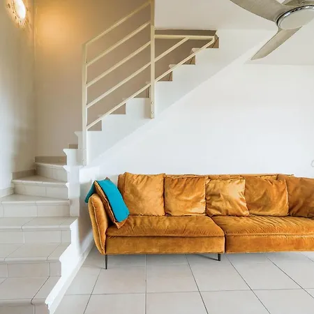 Agilla LʼÎle-Rousse